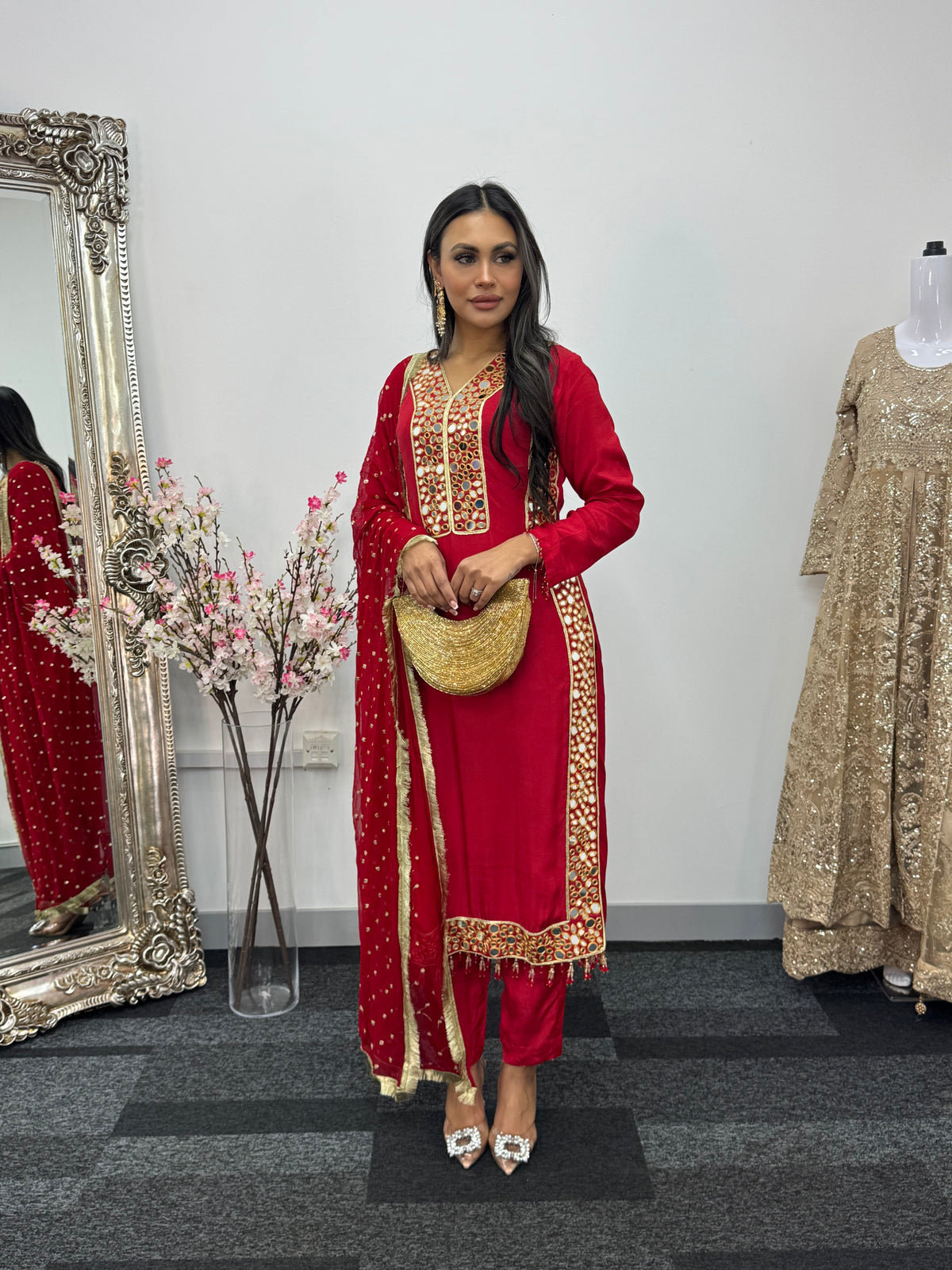 Jhilmil - Red Mirror - H