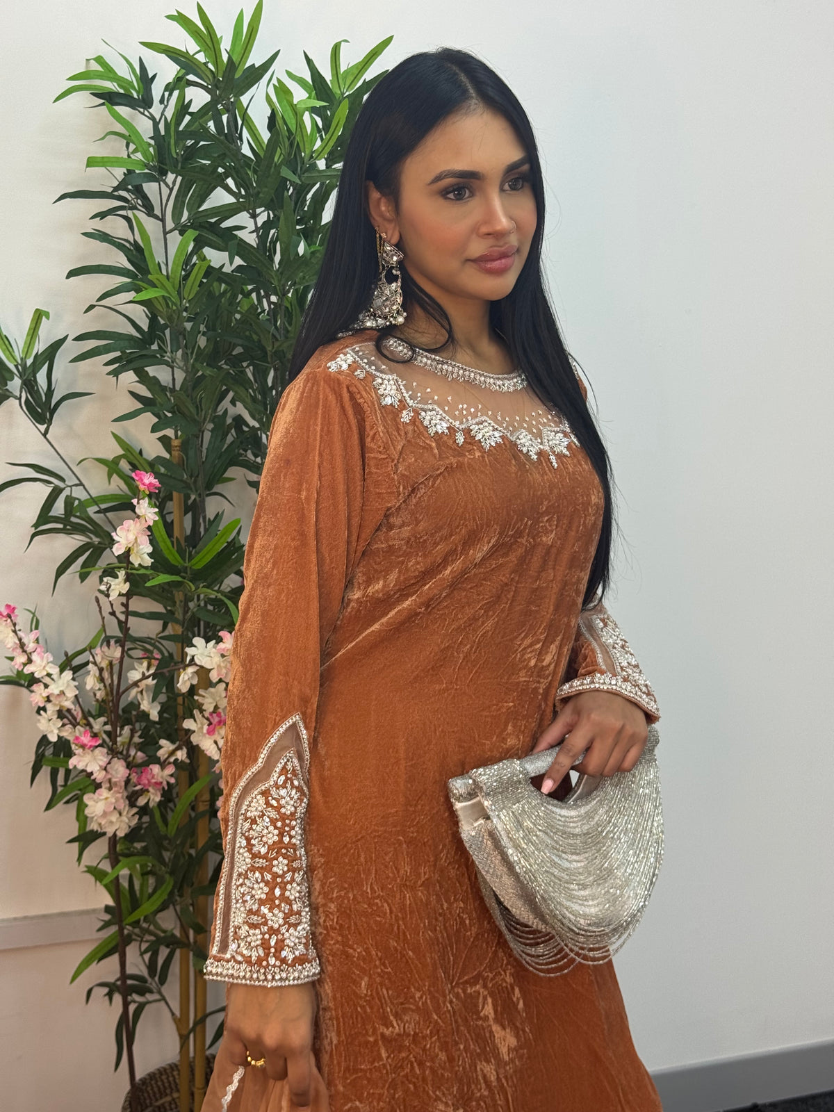 (Preorder 3/4 weeks) Deewani - Nude Velvet Pret