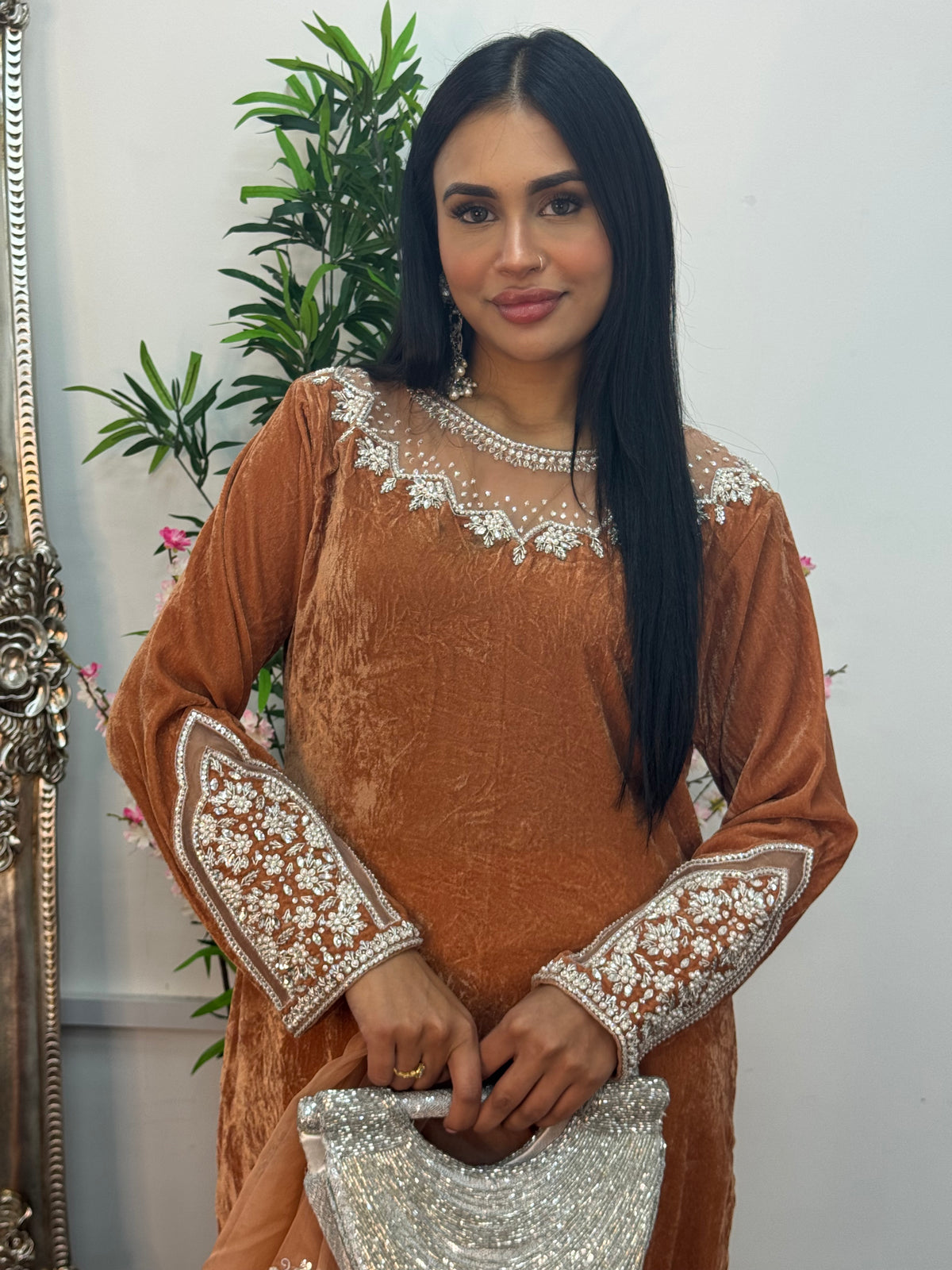 (Preorder 3/4 weeks) Deewani - Nude Velvet Pret