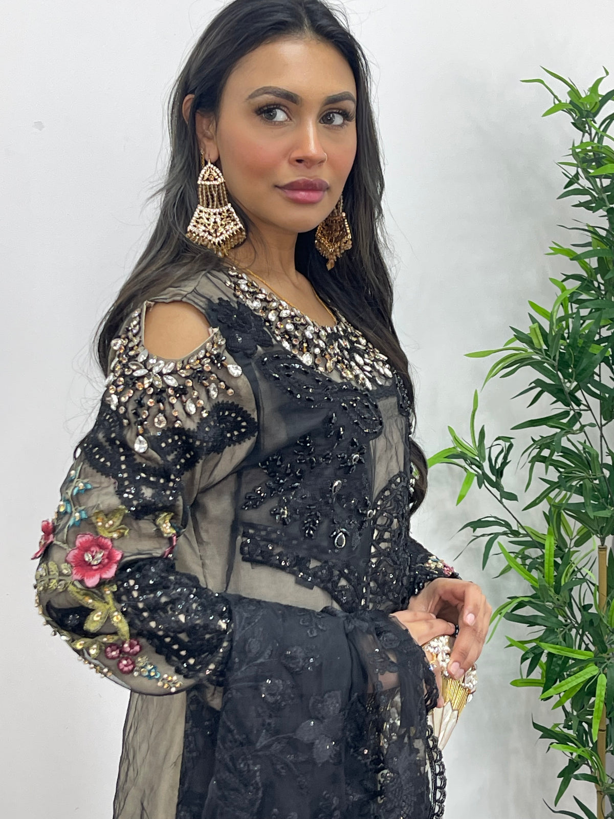 Nagin - Black - R