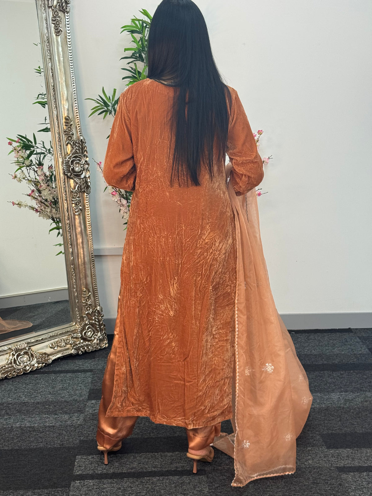 (Preorder 3/4 weeks) Deewani - Nude Velvet Pret