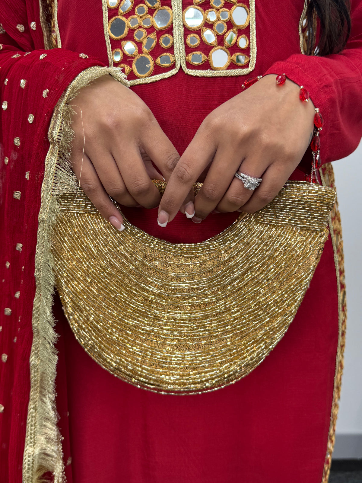 Jhilmil - Red Mirror - H