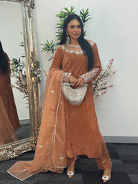 (Preorder 3/4 weeks) Deewani - Nude Velvet Pret