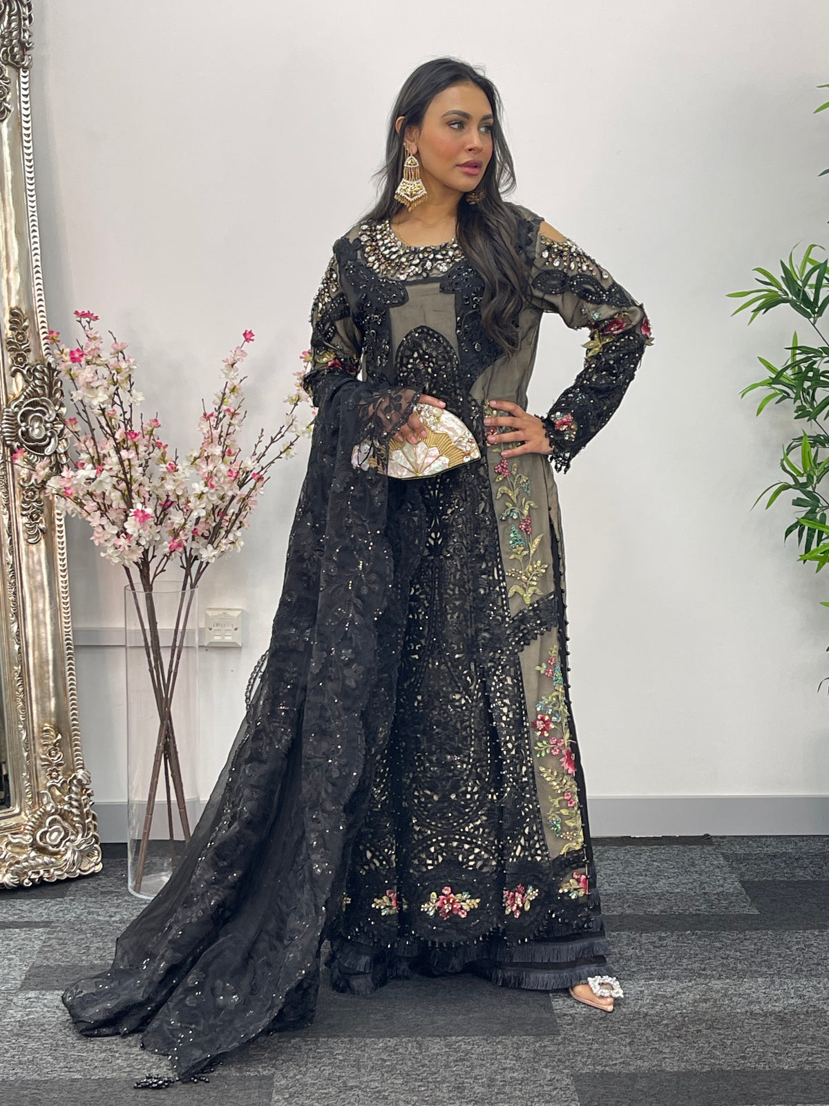 Nagin - Black - R