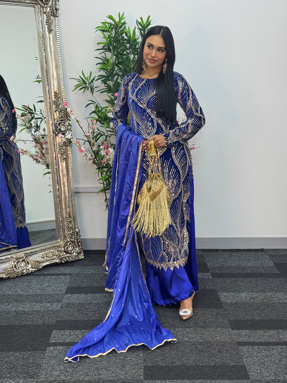 Pia - Cutdana Velvet- Blue-