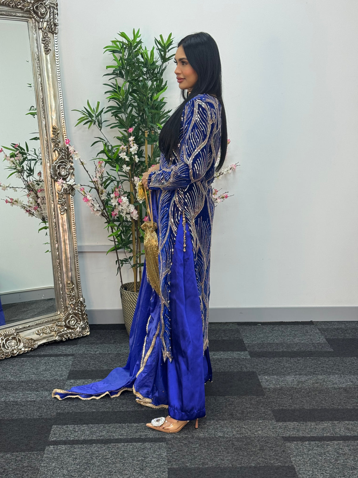 Pia - Cutdana Velvet- Blue-