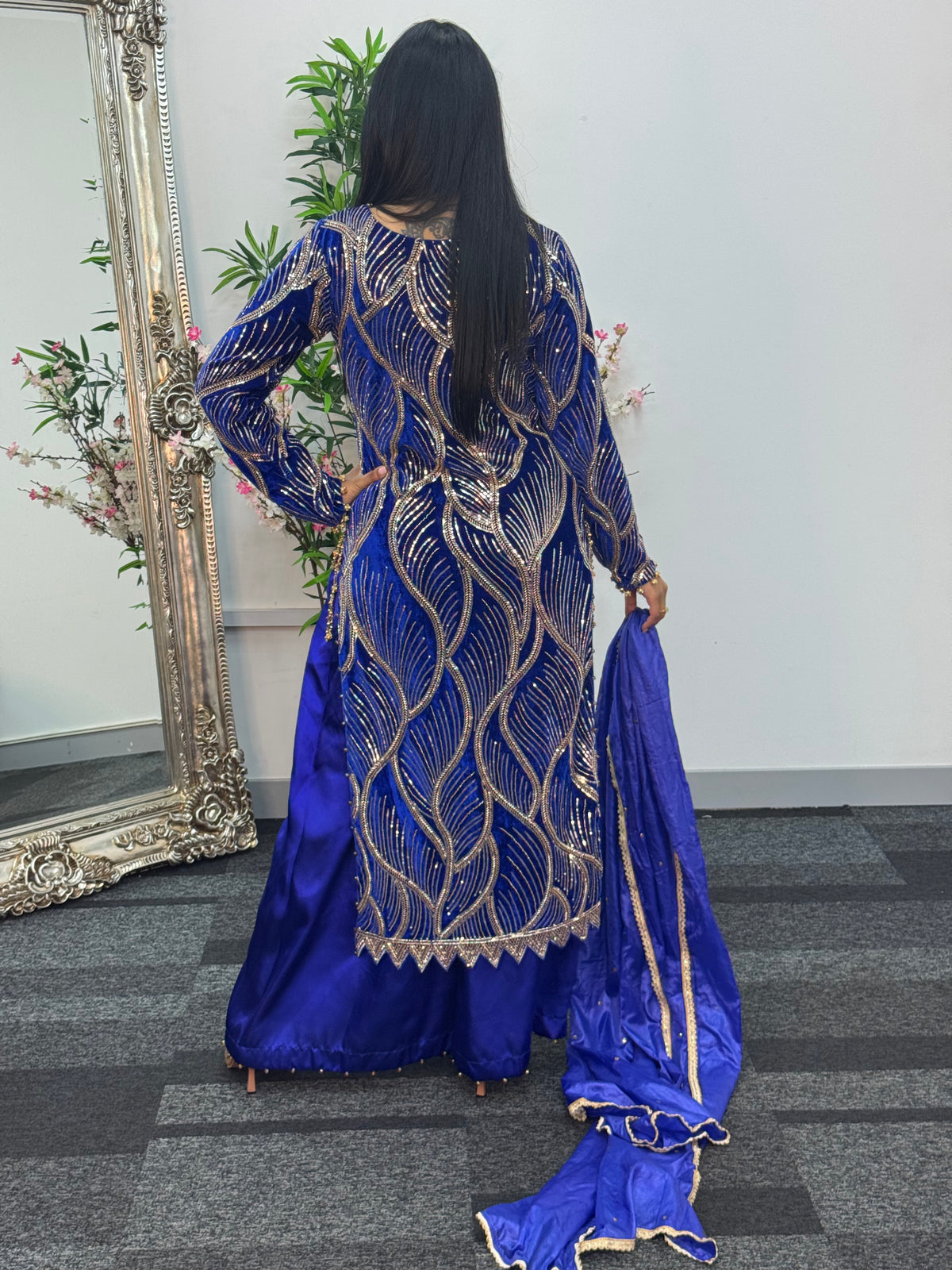 Pia - Cutdana Velvet- Blue-