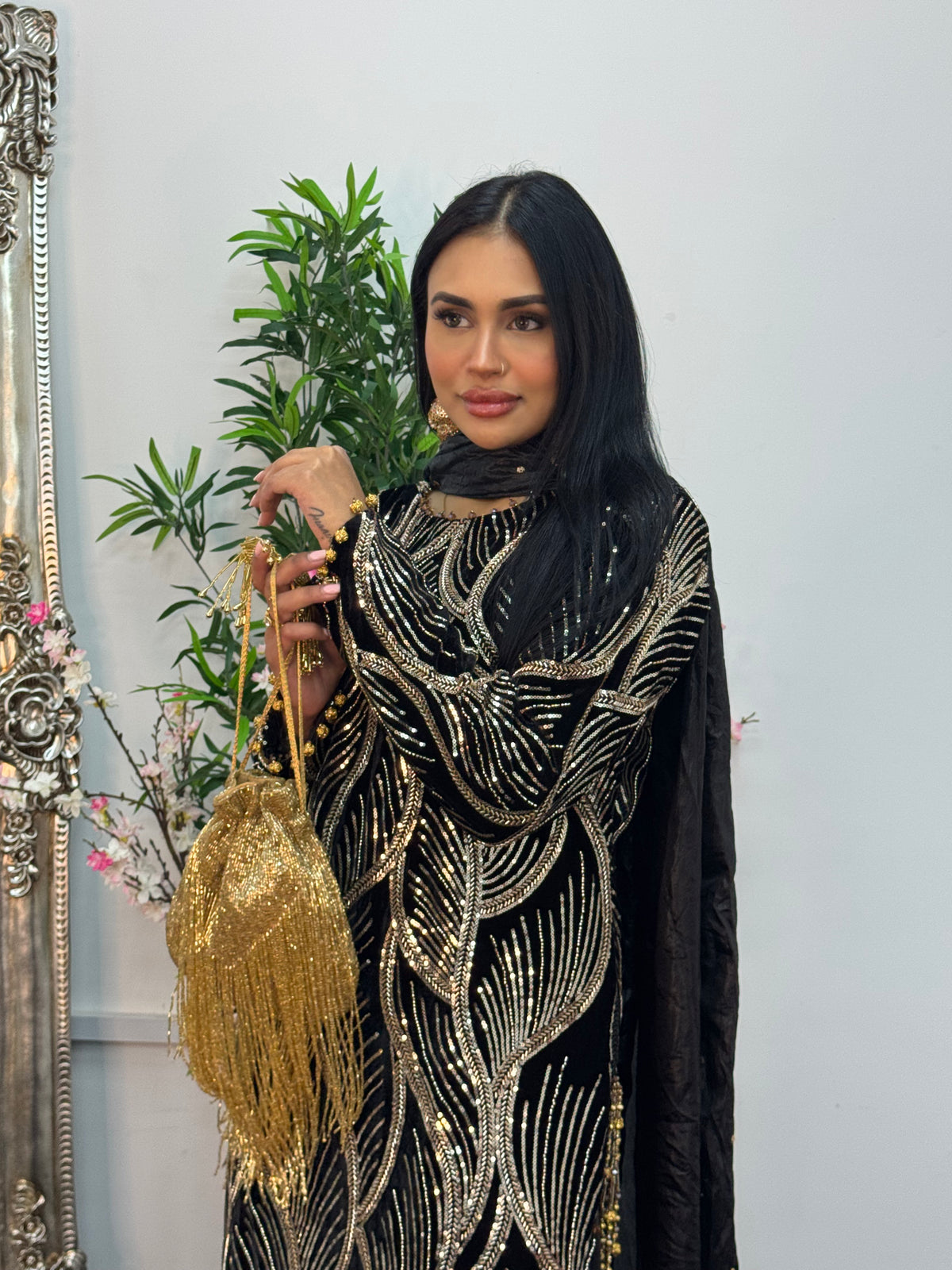 Pia - Cutdana Velvet- Black