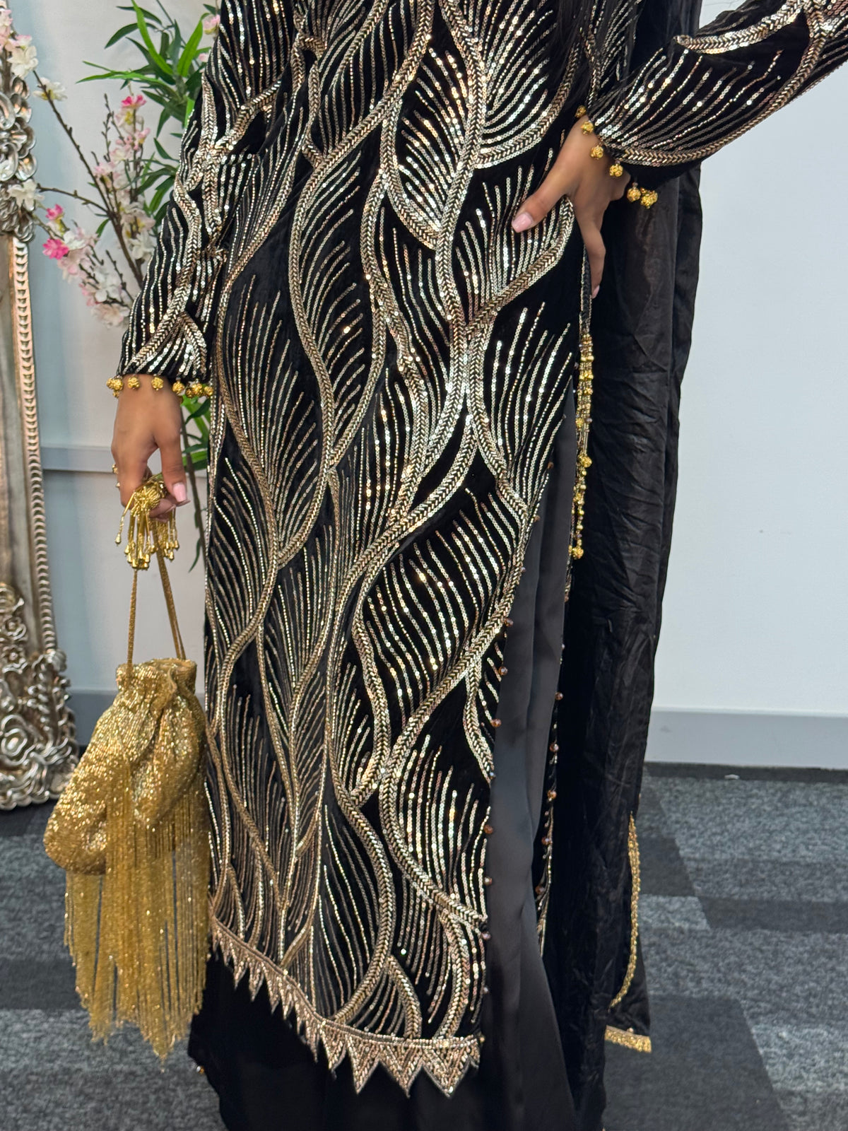 Pia - Cutdana Velvet- Black