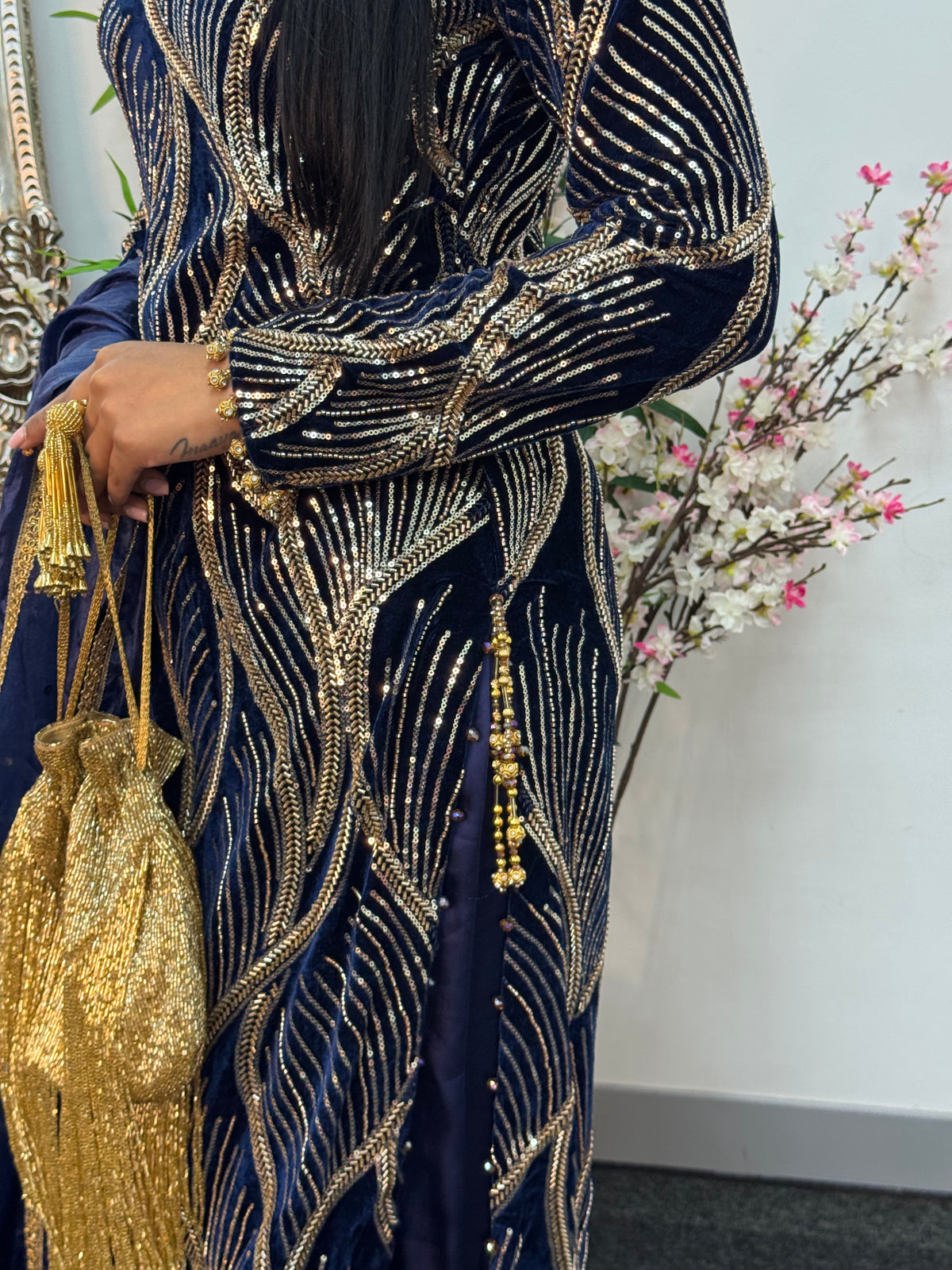 Pia - Cutdana Velvet- Navy