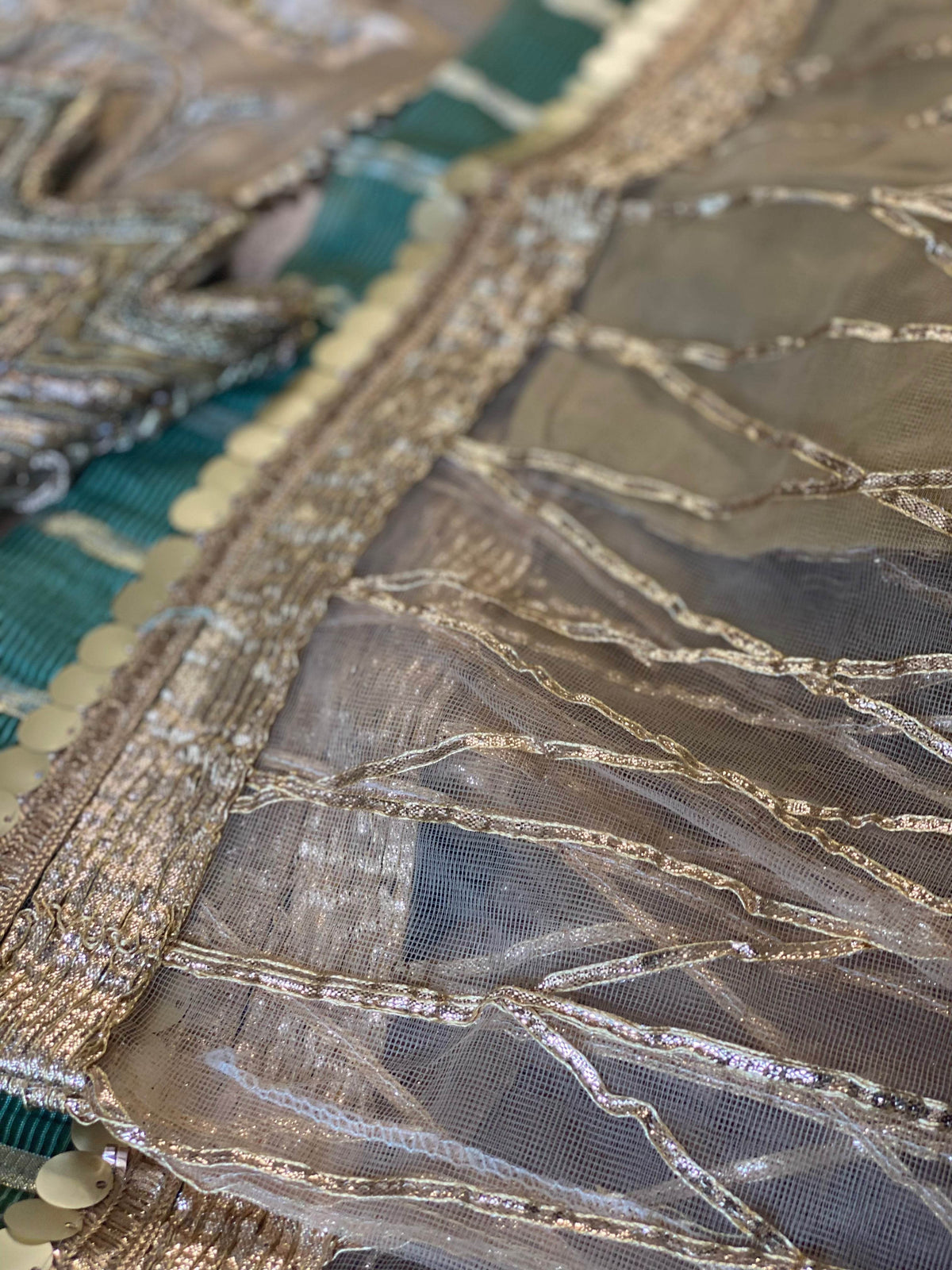 “Hara Dupatta” khudabaksh garara - Rang de Boutique