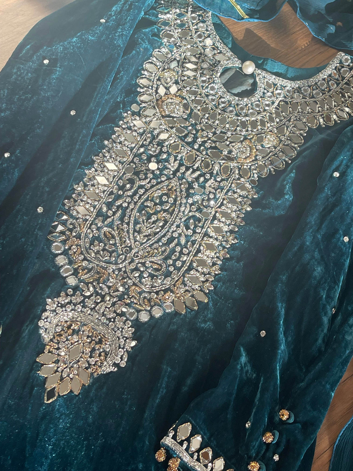 “Dil Ruba” Luxury Velvet Pret Outfit - Teal - Rang de Boutique