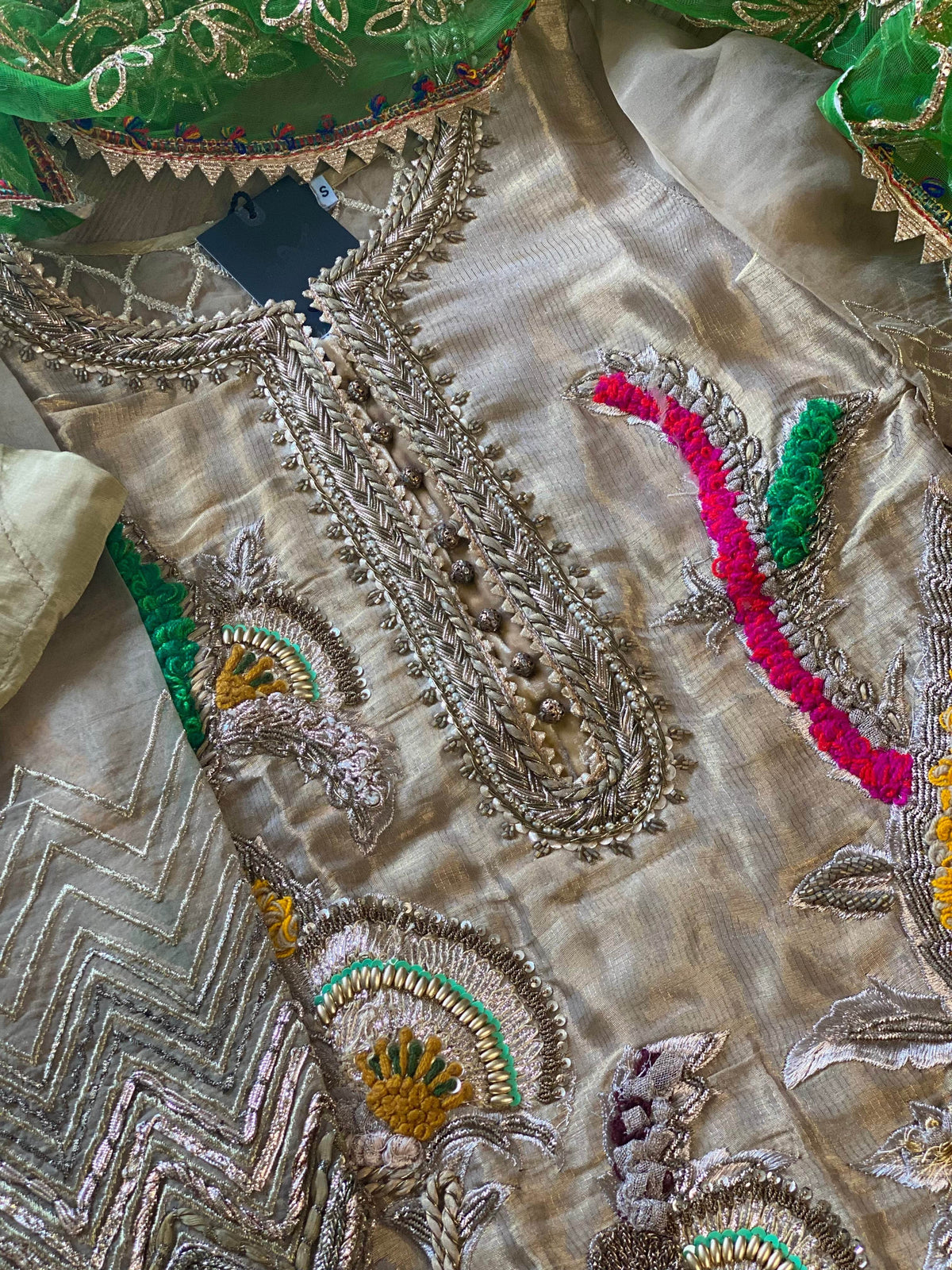 “Hara Dupatta” khudabaksh garara - Rang de Boutique