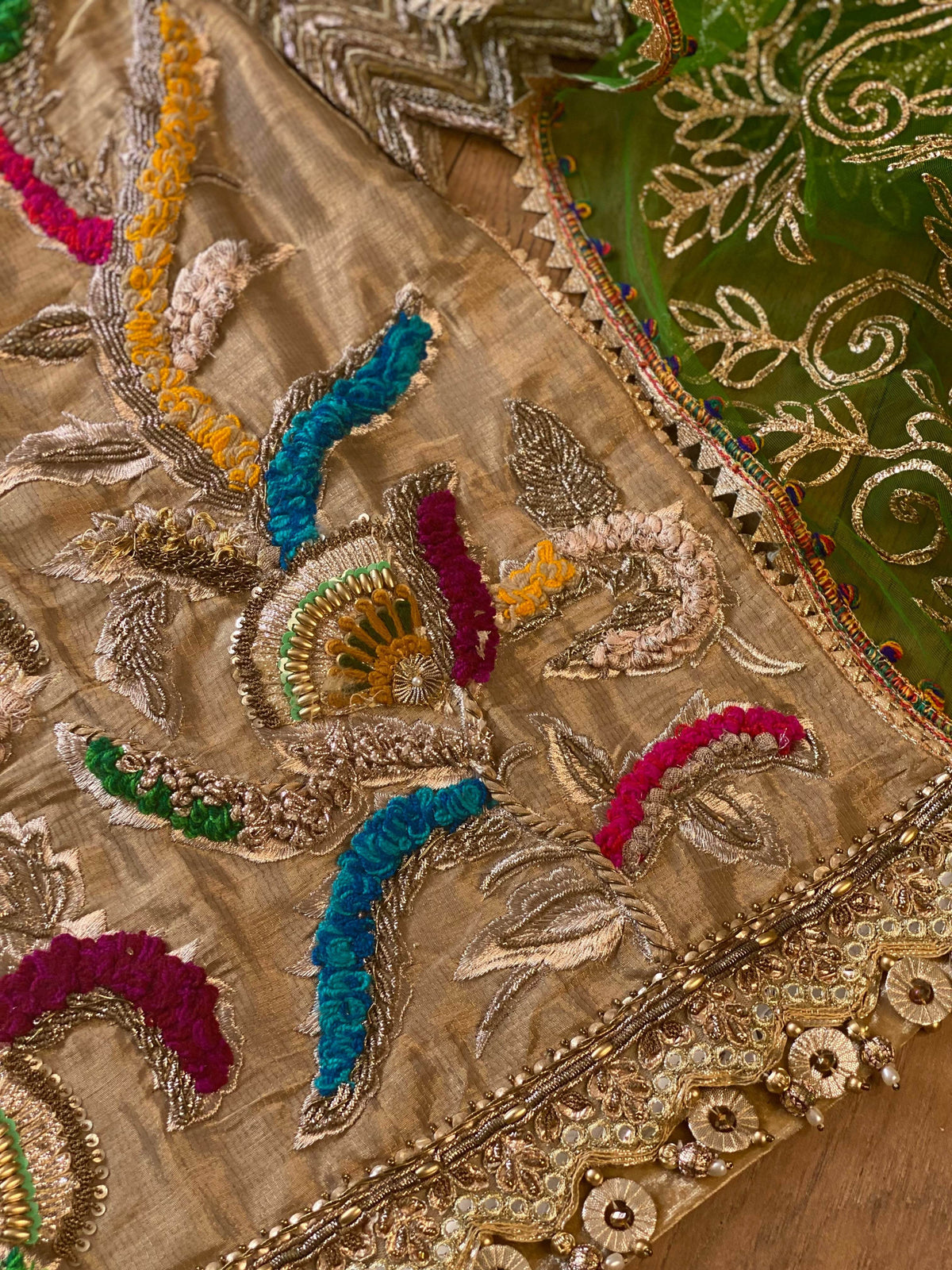 “Hara Dupatta” khudabaksh garara - Rang de Boutique