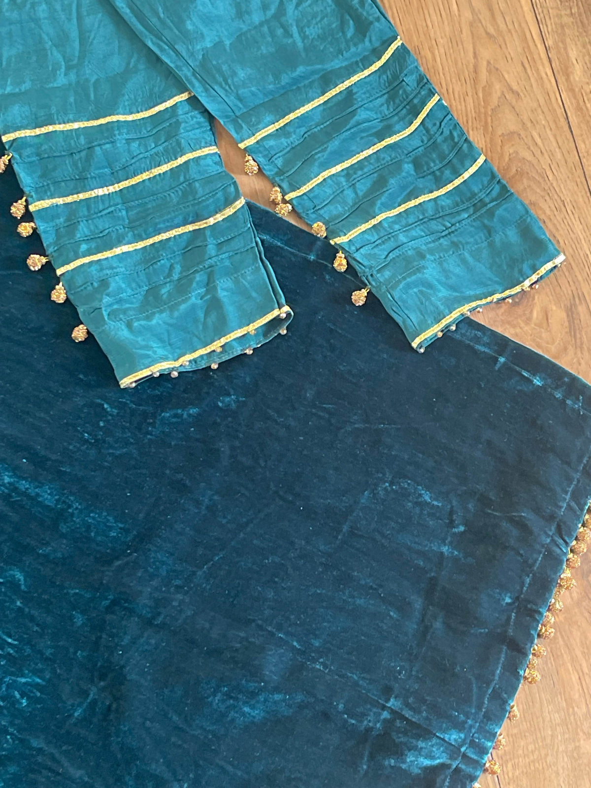 “Dil Ruba” Luxury Velvet Pret Outfit - Teal - Rang de Boutique