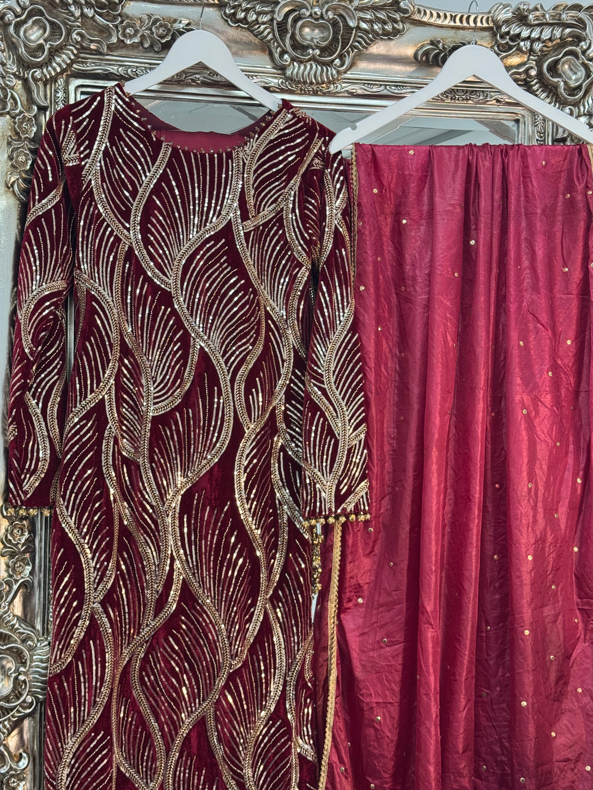 Pia - Cutdana Velvet- Maroon