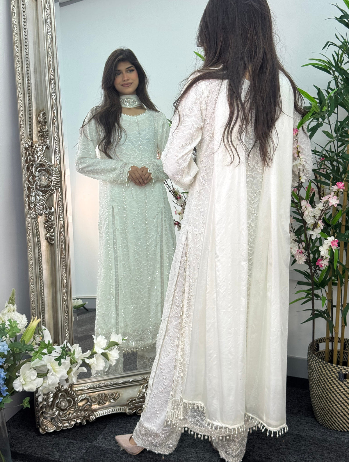 Heeray - White Chantilly l