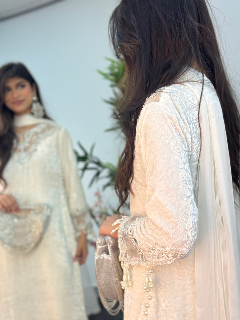 Jheel - White Plachi