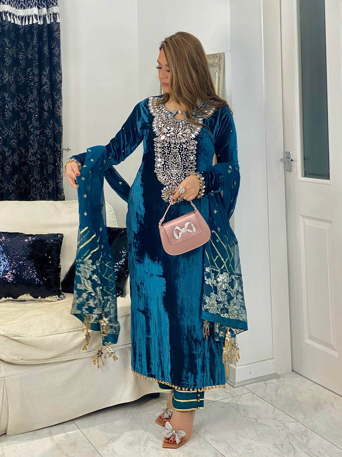 “Dil Ruba” Luxury Velvet Pret Outfit - Teal - Rang de Boutique