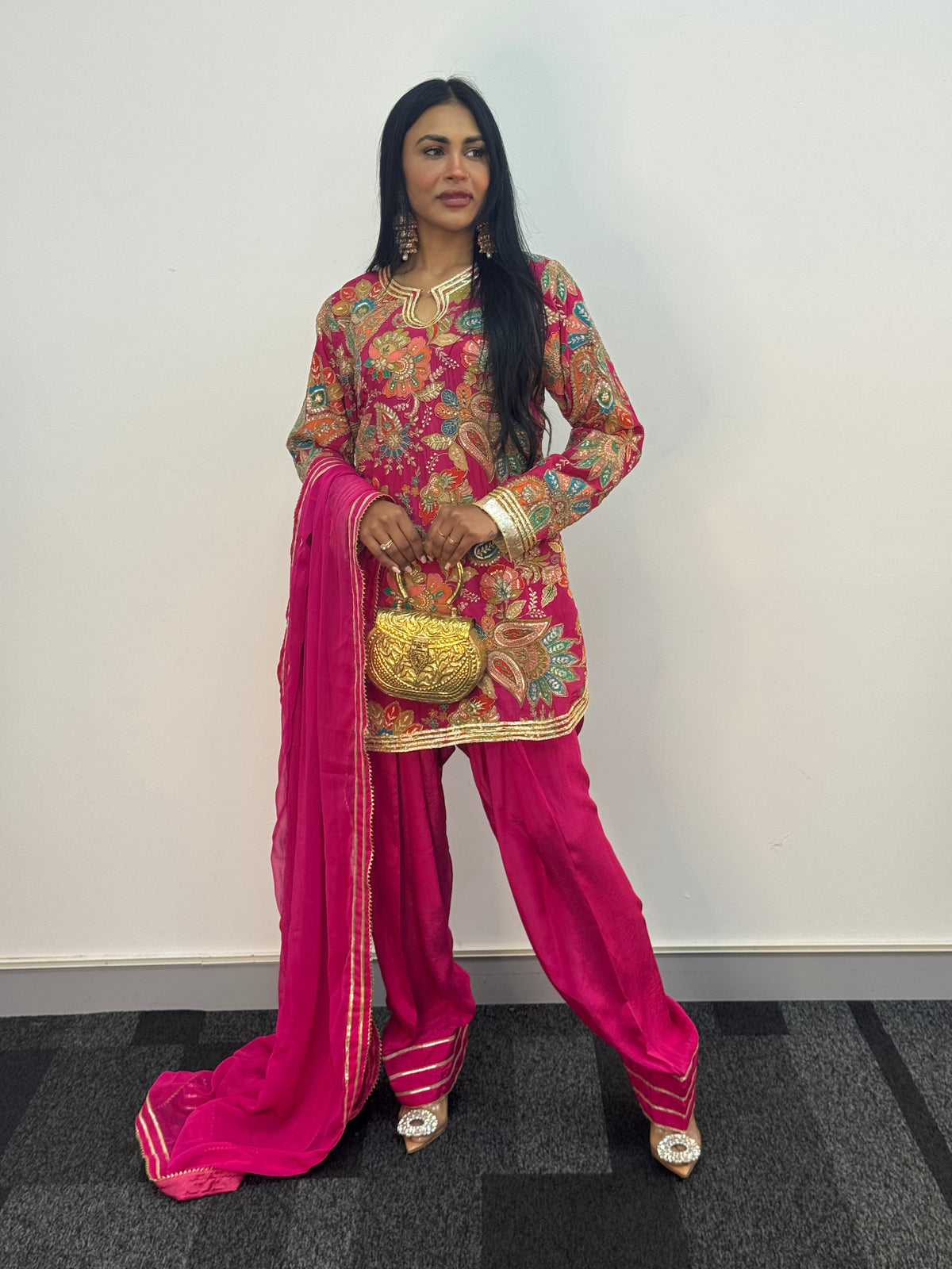 Armani Farshi - Hot pink