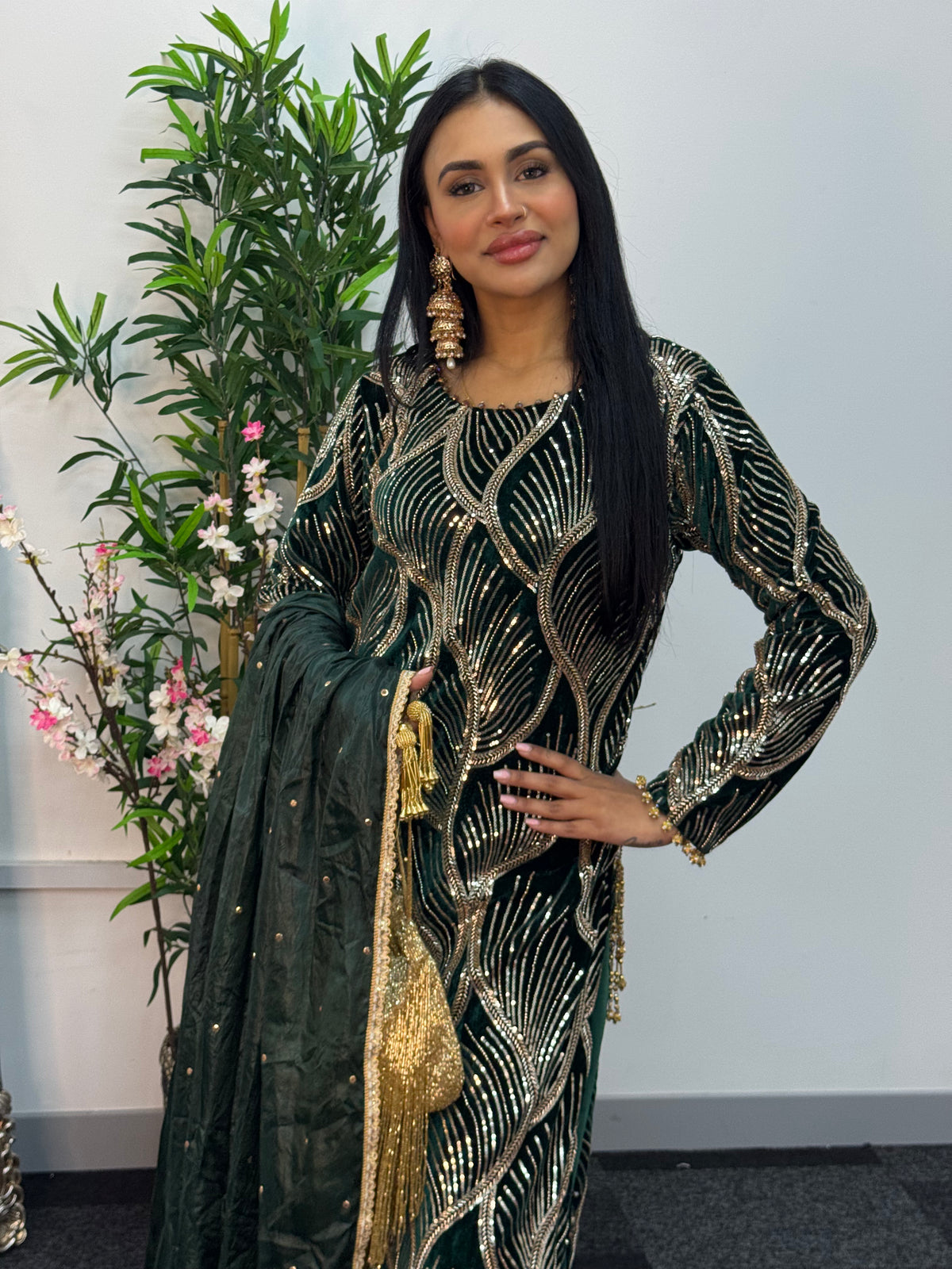 Pia - Cutdana Velvet- Green -