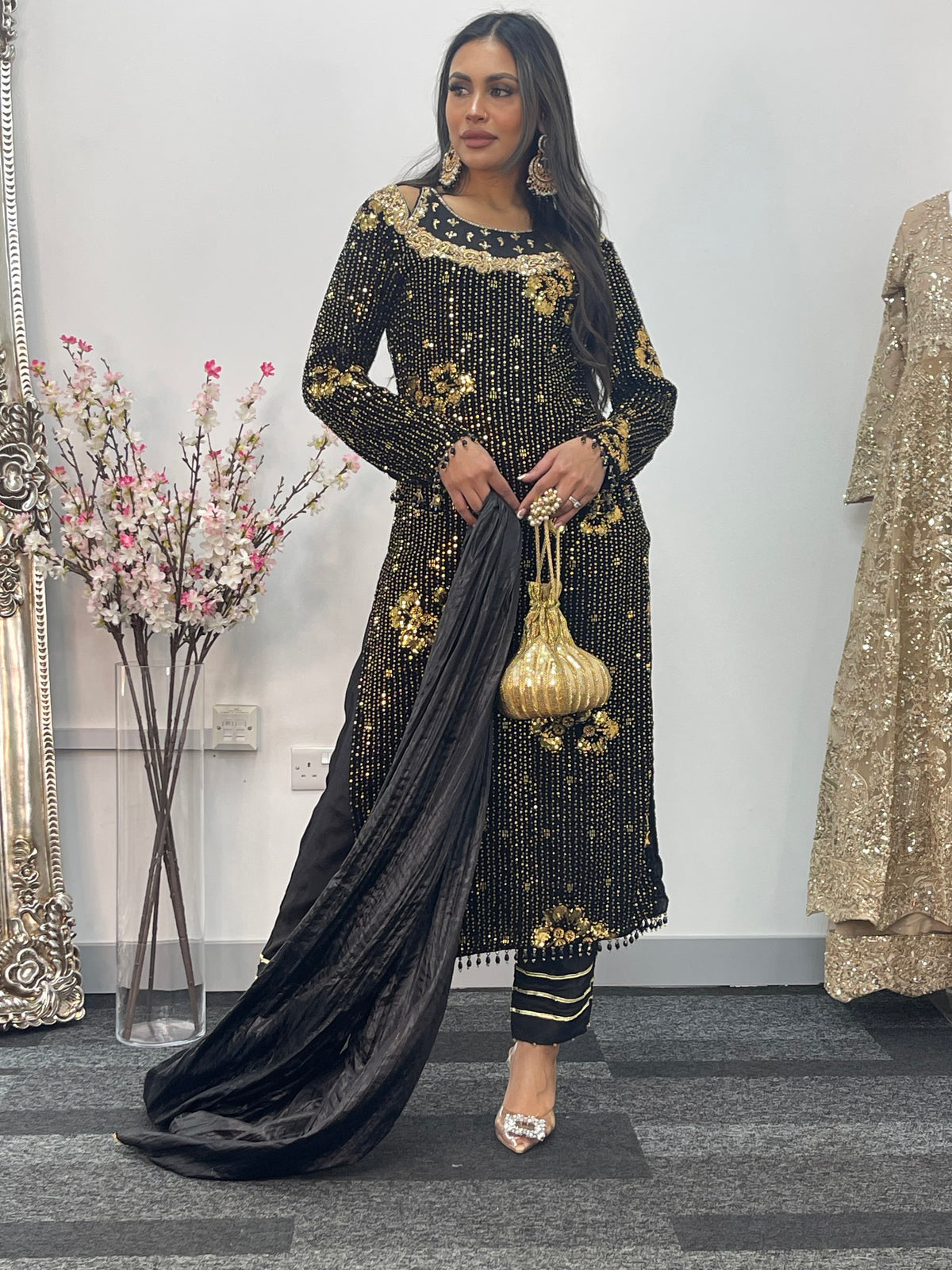 Dil Bahar - velvet  - Black