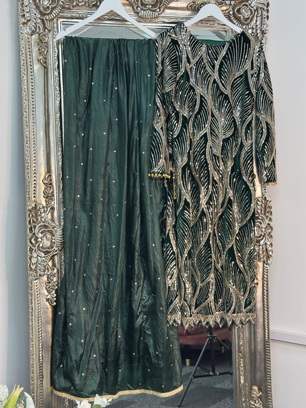 Pia - Cutdana Velvet- Green -