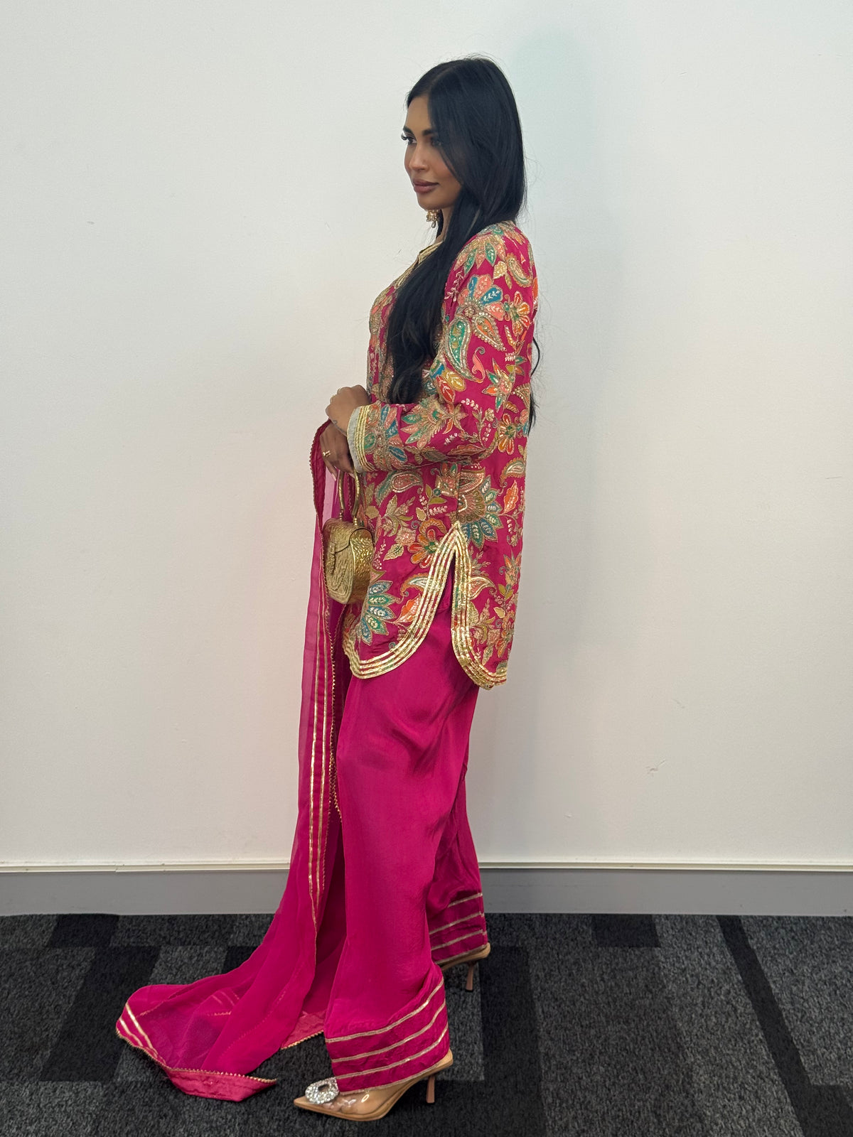 Armani Farshi - Hot pink