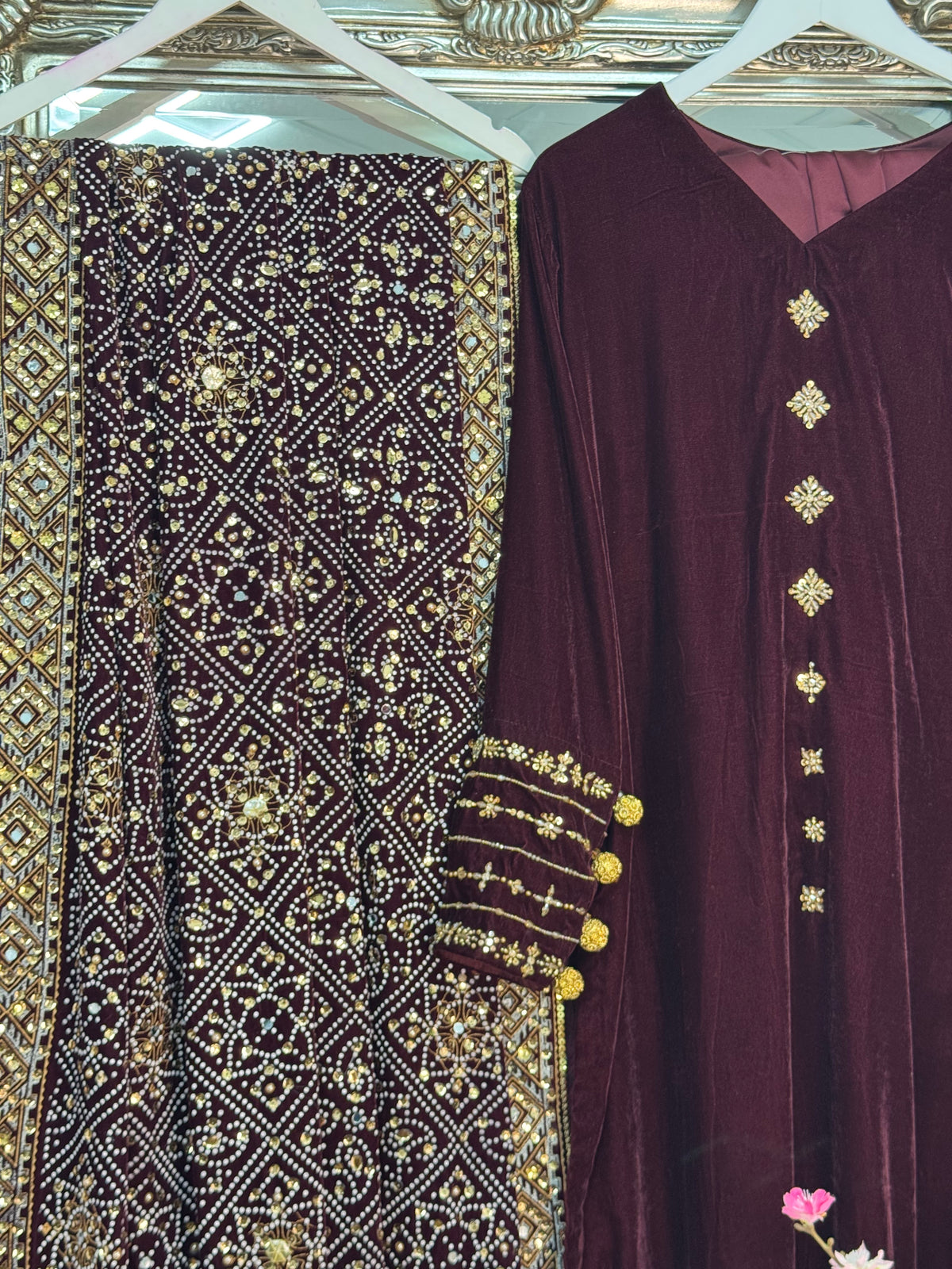 Komal - Velvet - Burgundy