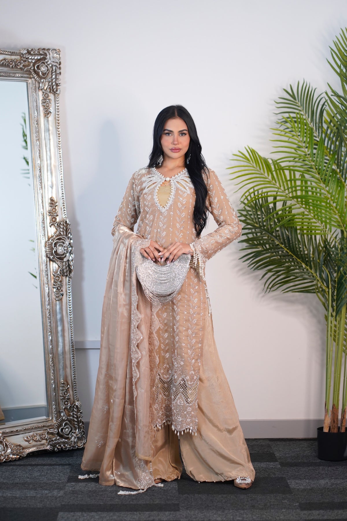 Choori - cutdana - Nude