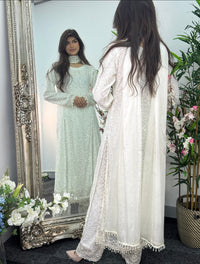 Heeray - White Chantilly l