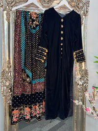 Komal - Velvet - Black