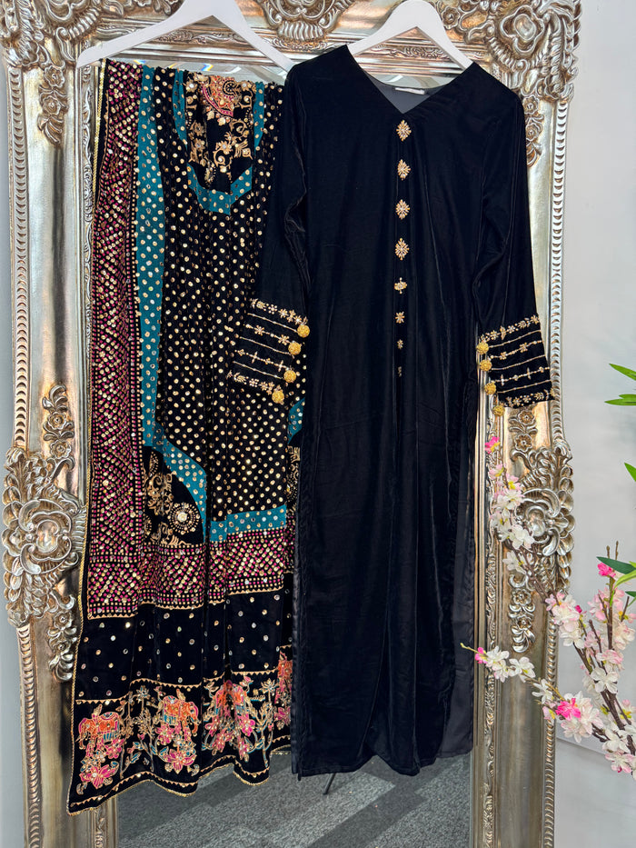 Komal - Velvet - Black