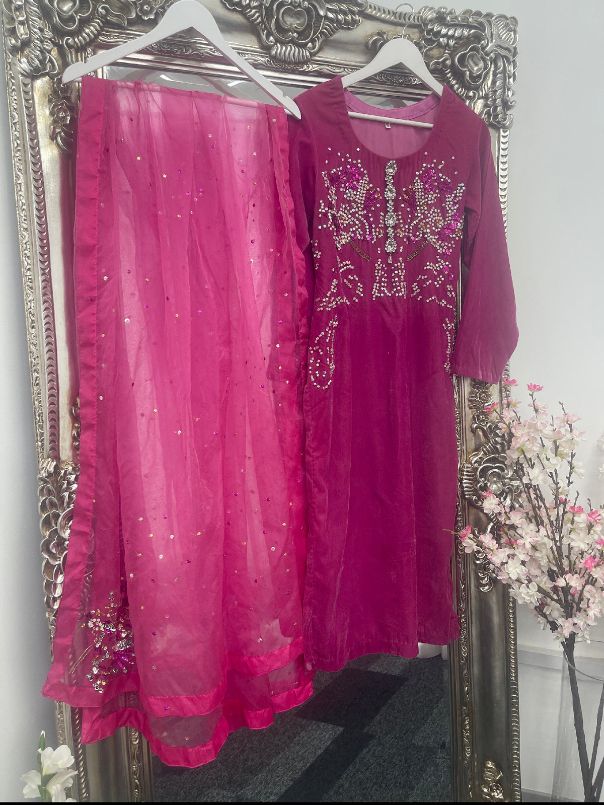 Sharbat - Hot Pink - Velvet