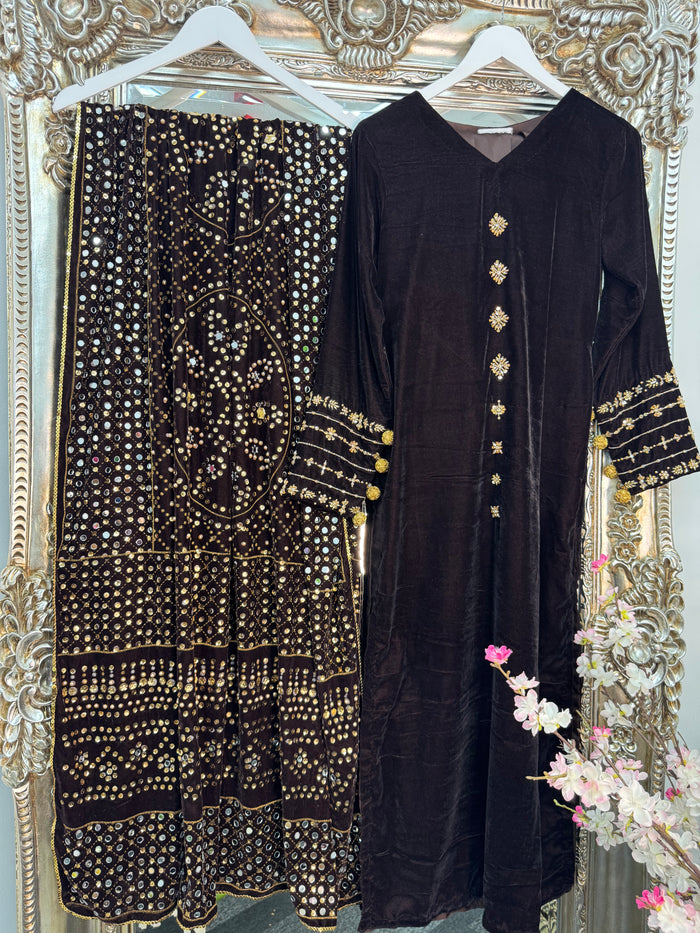 Komal - Velvet - Chocolate Brown