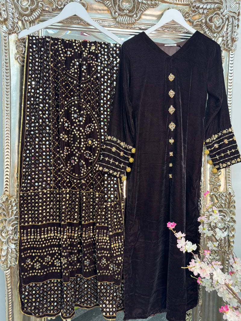 Komal - Velvet - Chocolate Brown