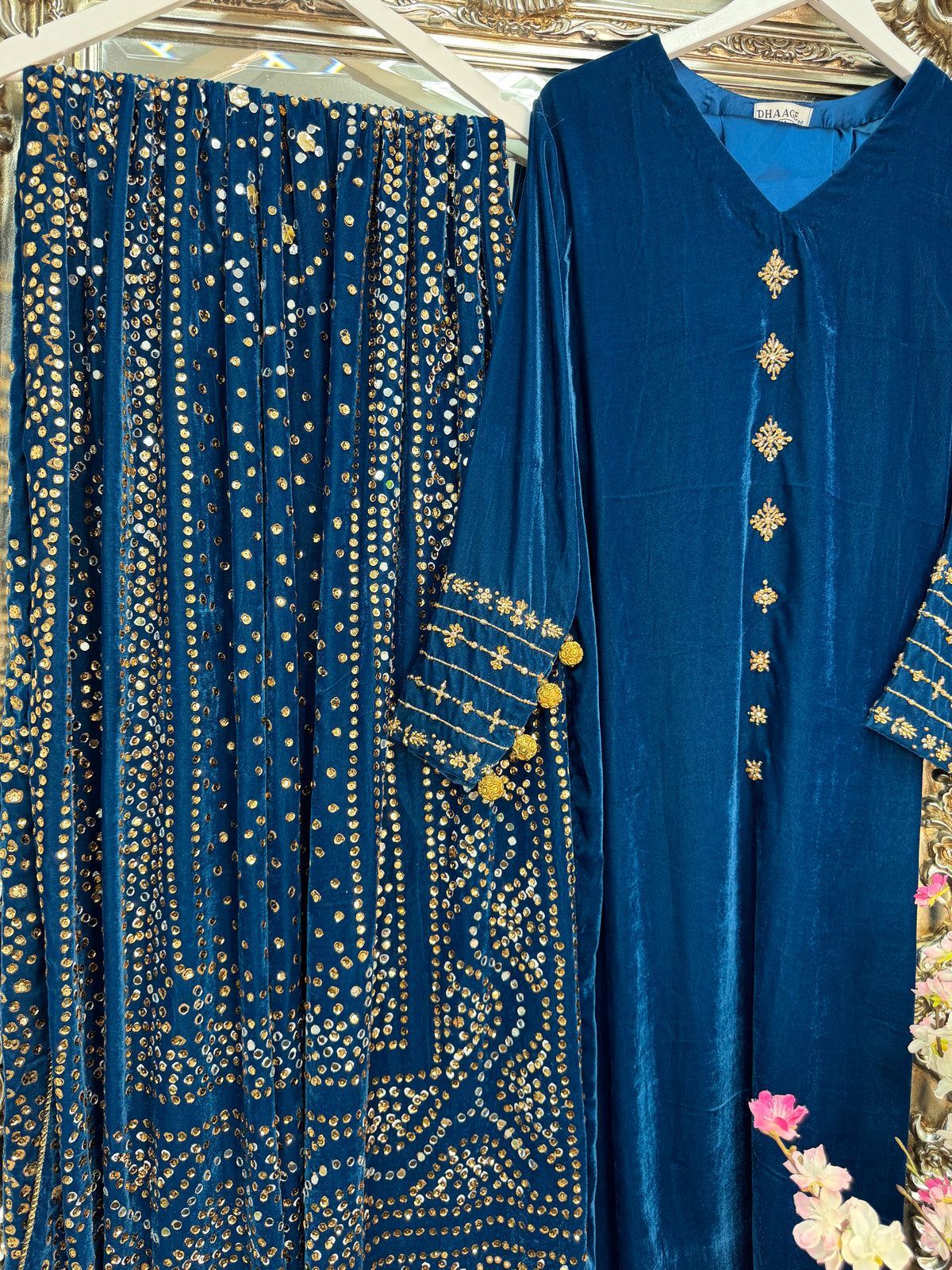 Komal - Velvet - Teal Blue