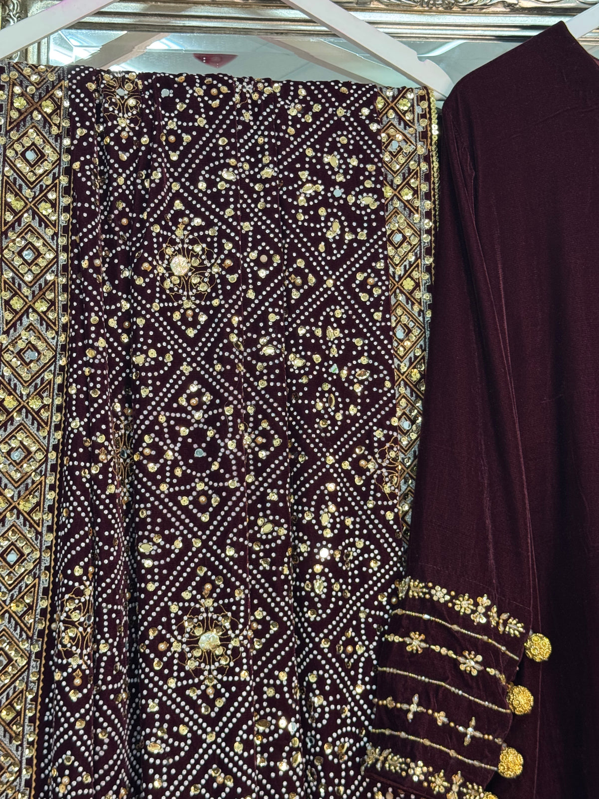 Komal - Velvet - Burgundy