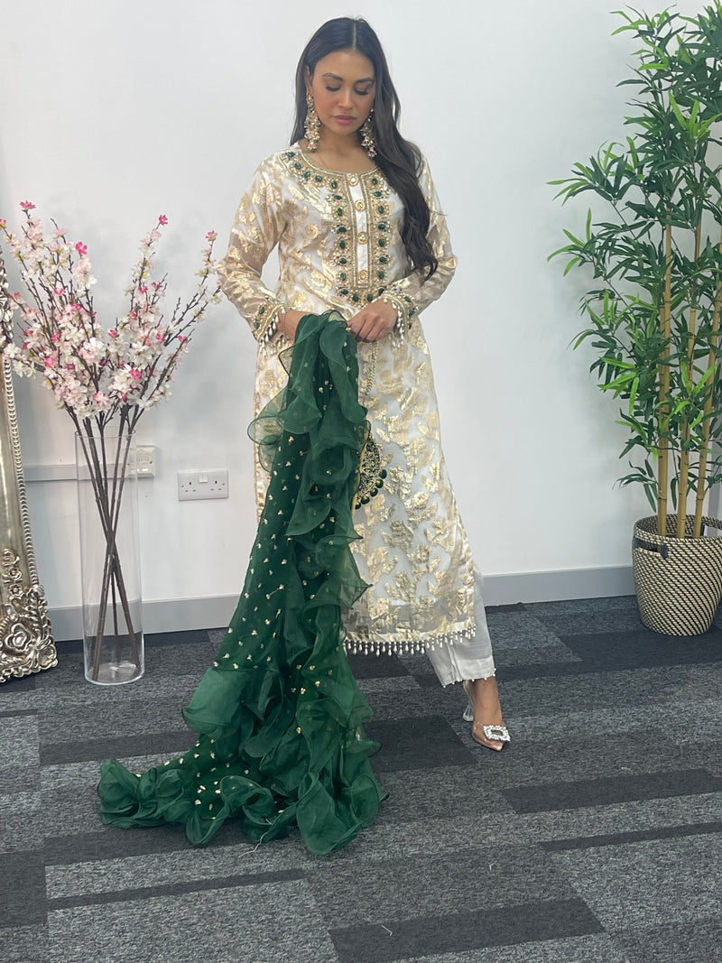Laila- Banarasi