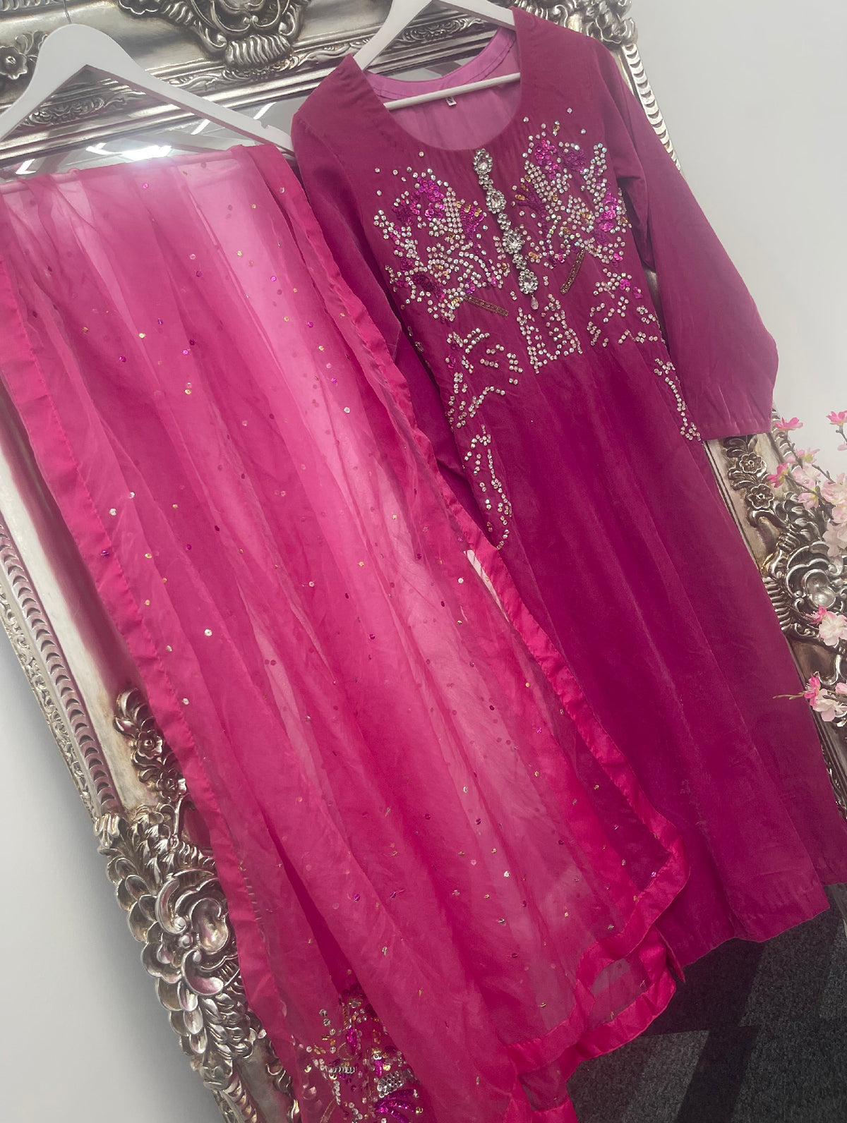 Sharbat - Hot Pink - Velvet