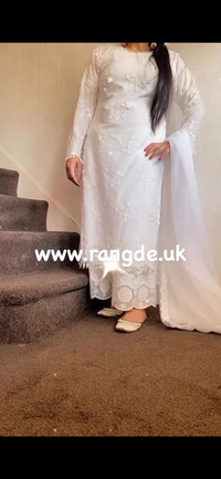 Pakiza White (preorder 4 weeks)