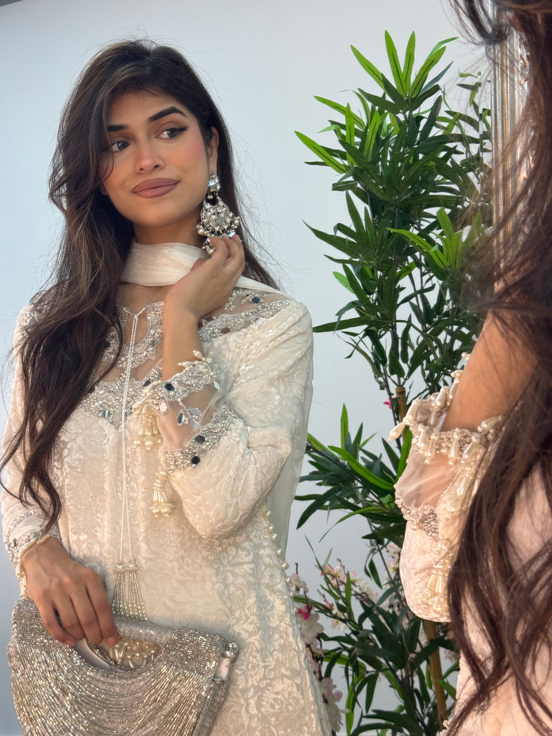 Jheel - White Plachi