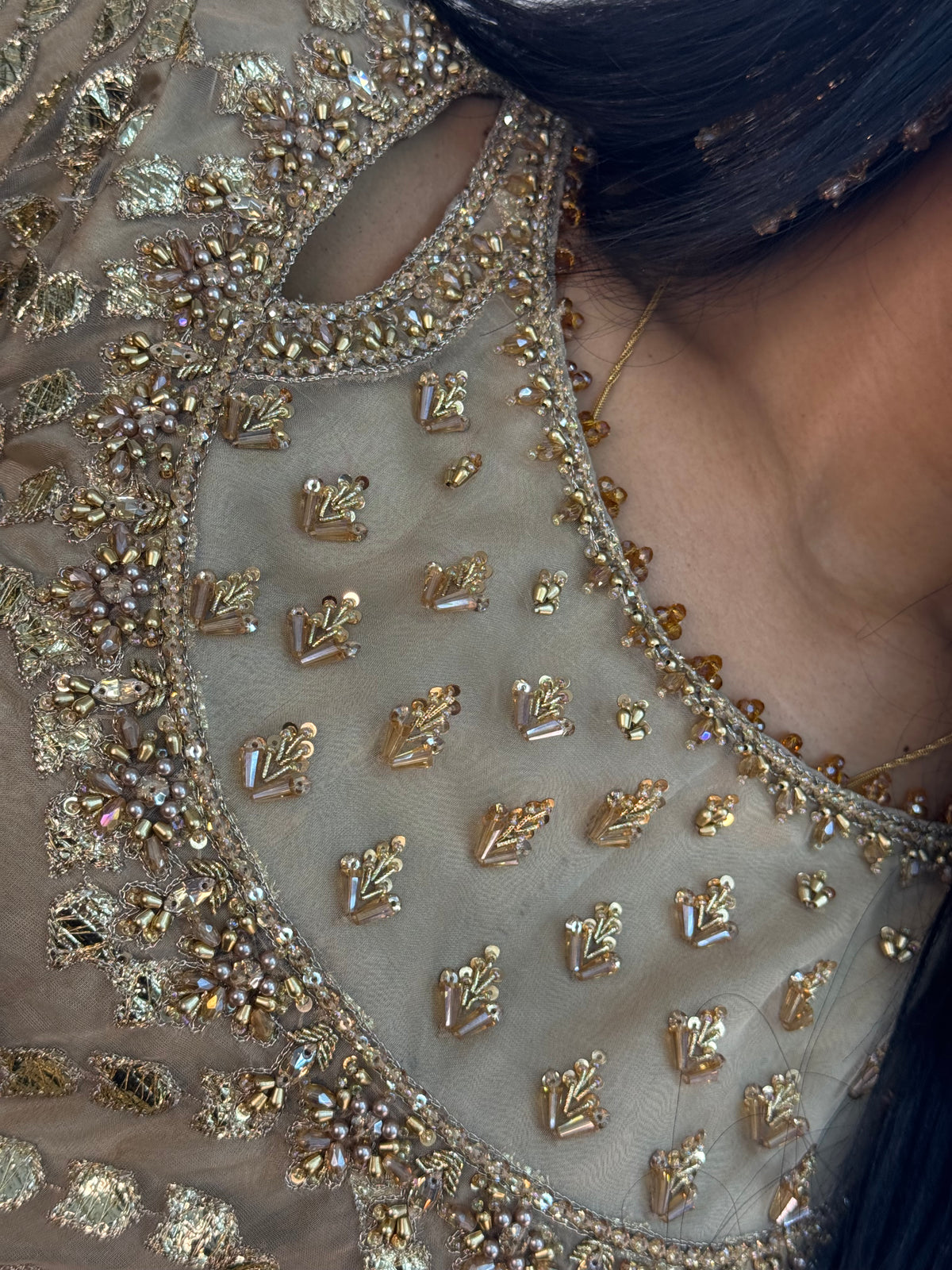 Husn - Gold