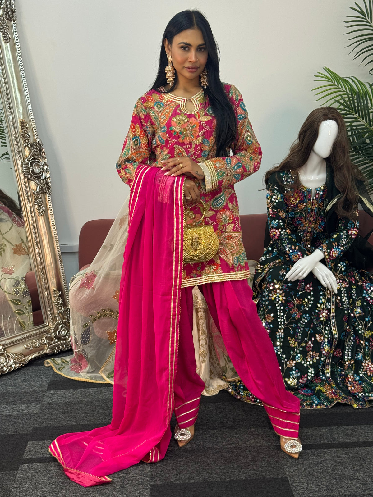 Armani Farshi - Hot pink