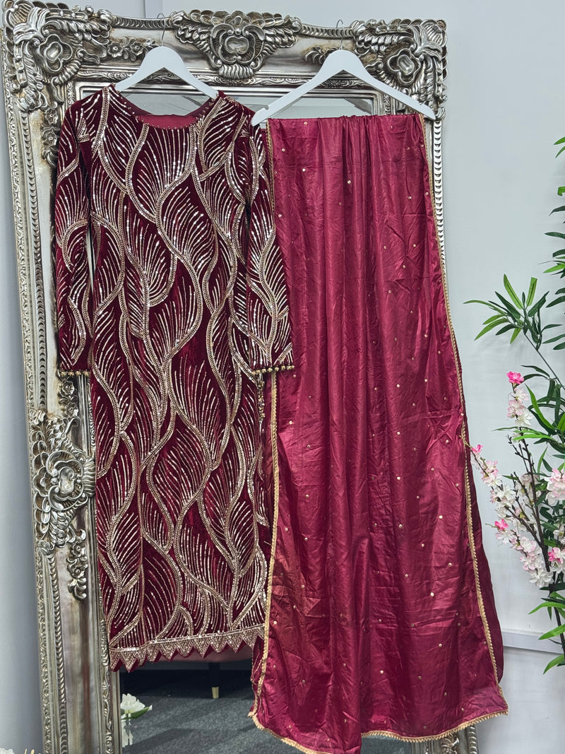 Pia - Cutdana Velvet- Maroon