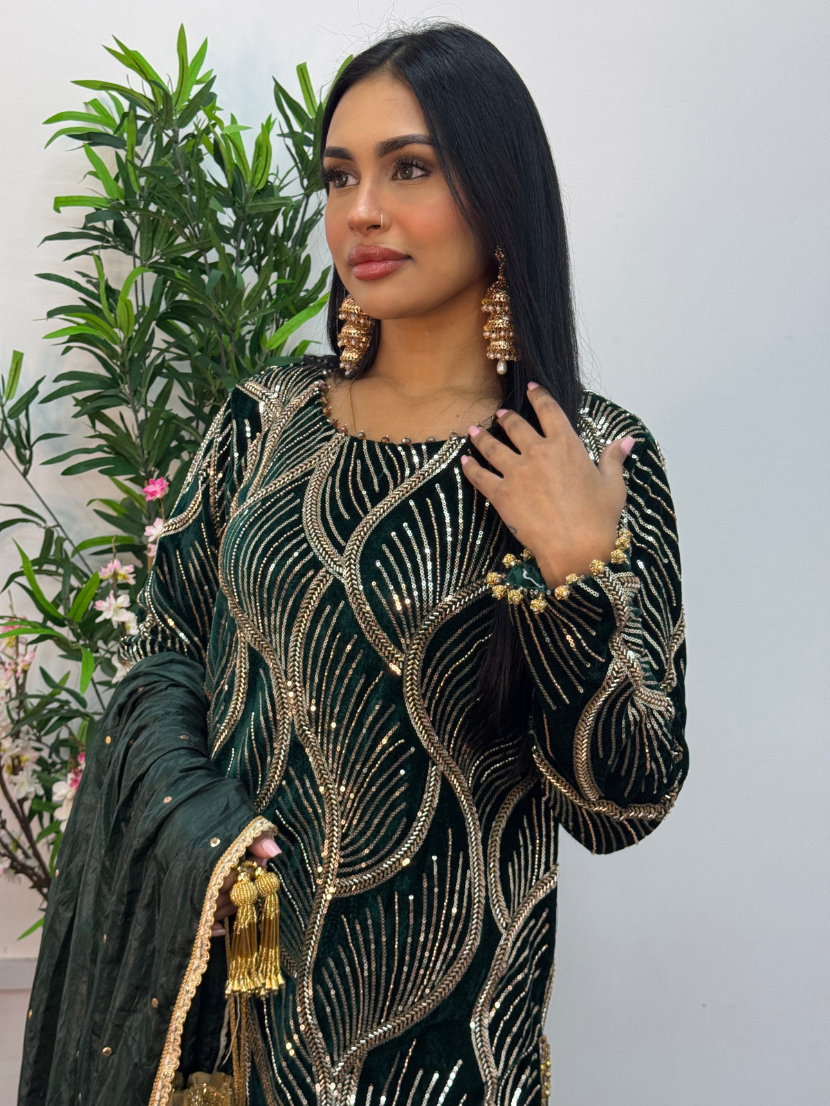 Pia - Cutdana Velvet- Green -