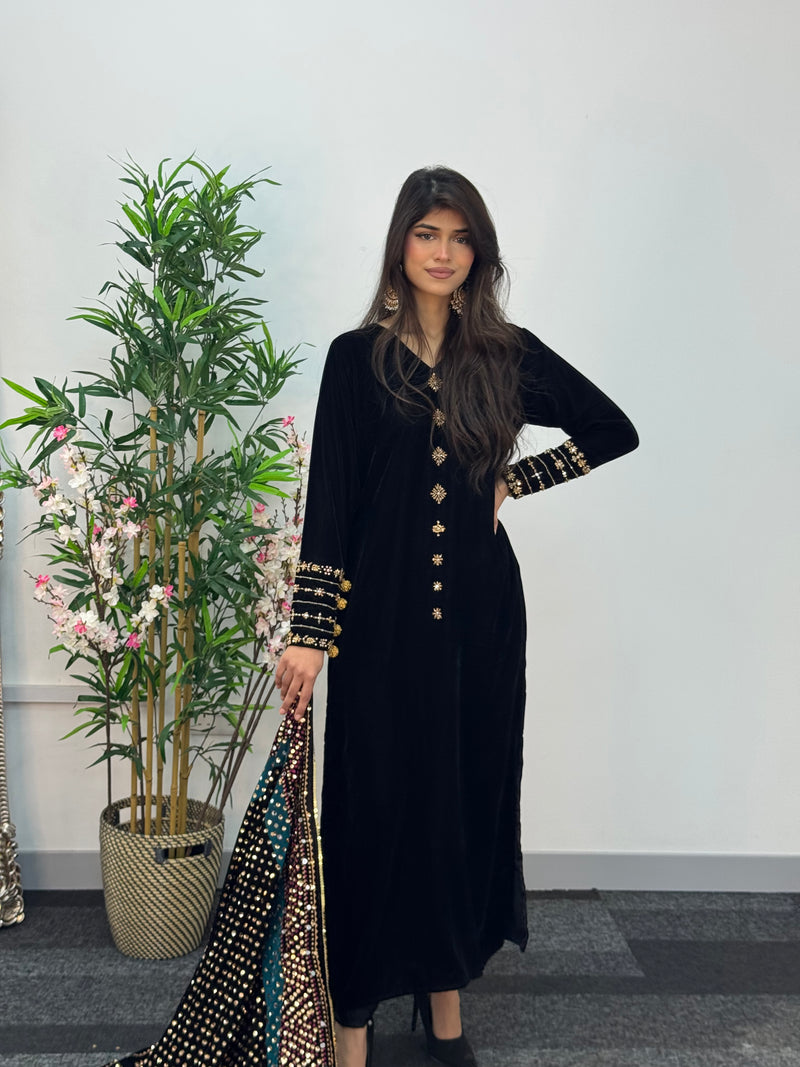 Komal - Velvet - Black