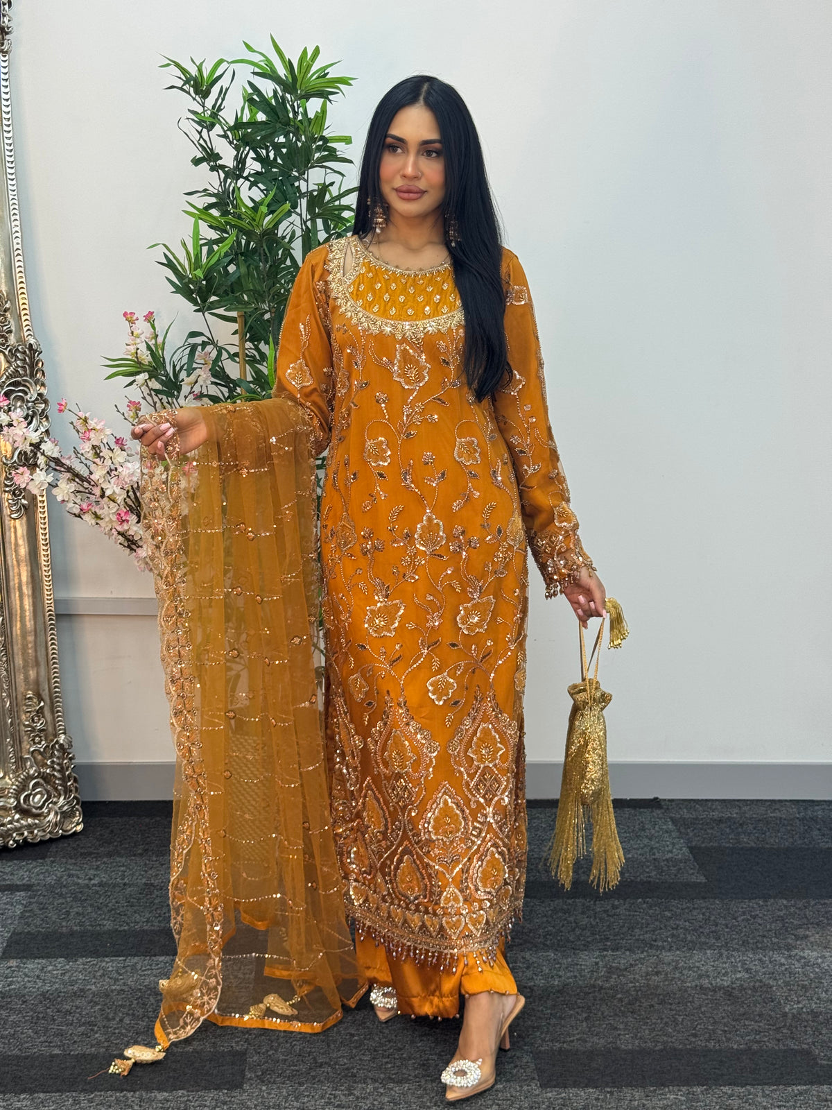 Siyara  - cutdana - Mustard