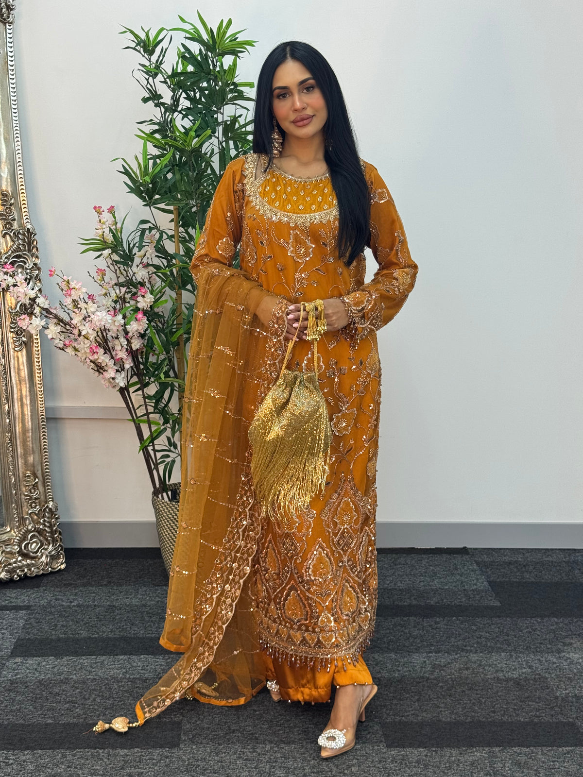 Siyara  - cutdana - Mustard