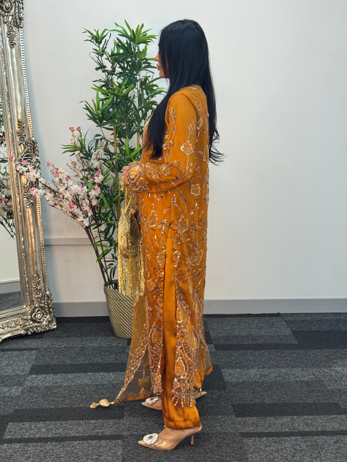 Siyara  - cutdana - Mustard